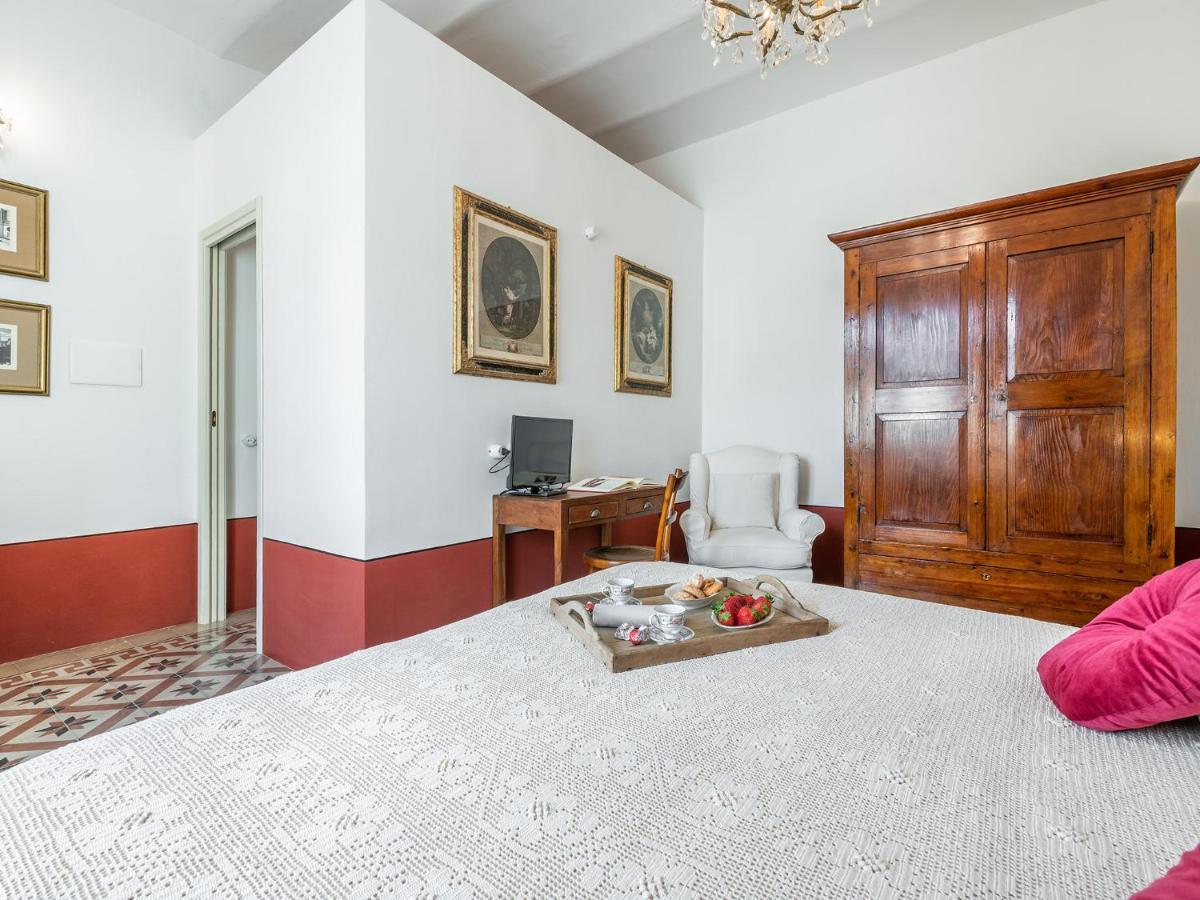 Palazzo Cherchi Alojamento de Acomodação e Pequeno-almoço *